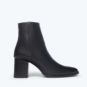 Freda Salvador Cyrus Classic Ankle Boot Size 8